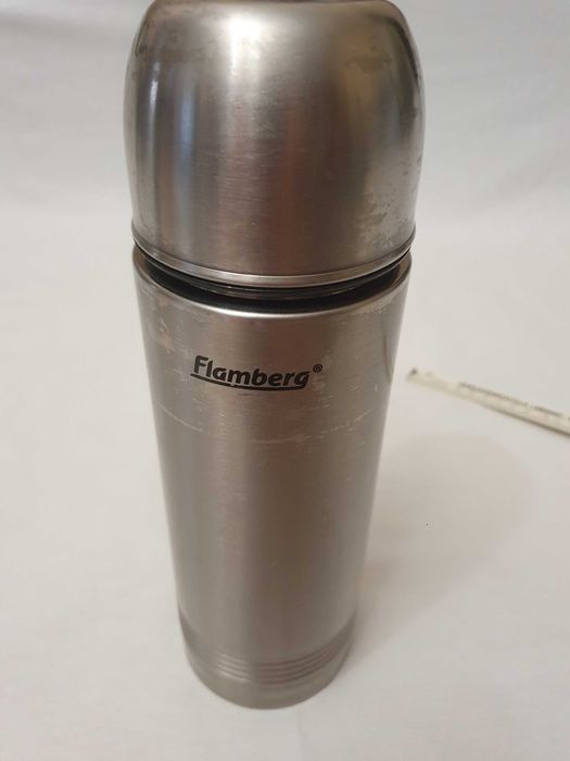 Термос нержавейка  объемом 1л.