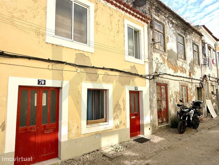 Moradia para Remodelar no Barreiro Velho