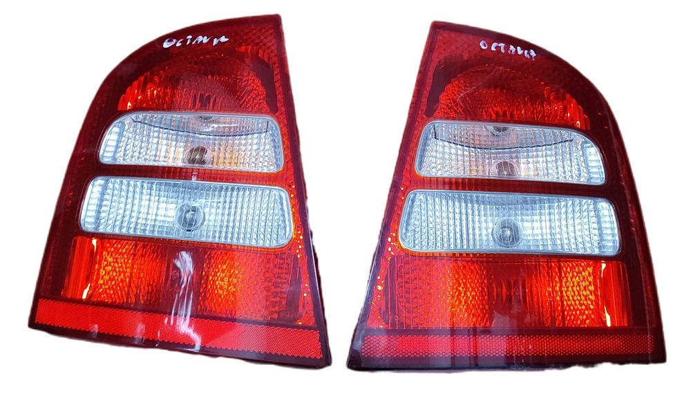 Skoda Octavia lampy tył komplet lewa i prawa