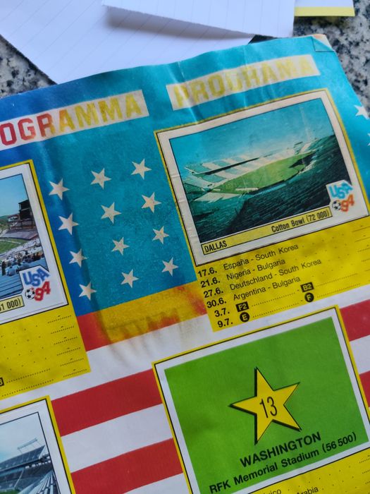 Ler descrição! Caderneta tem cromo do MARADONA