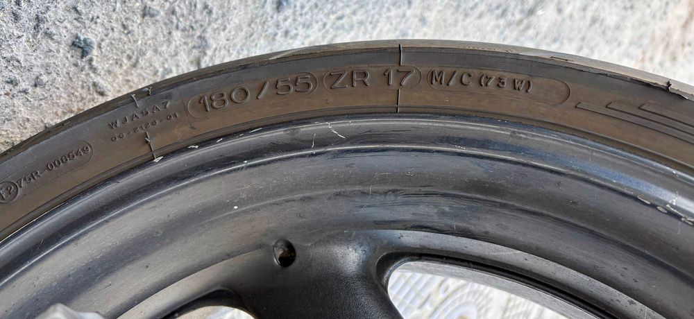 2 Pneus Michelin Pilot 30% desgaste 180/55 17 (Power) e 120/70 17 (Road 2)