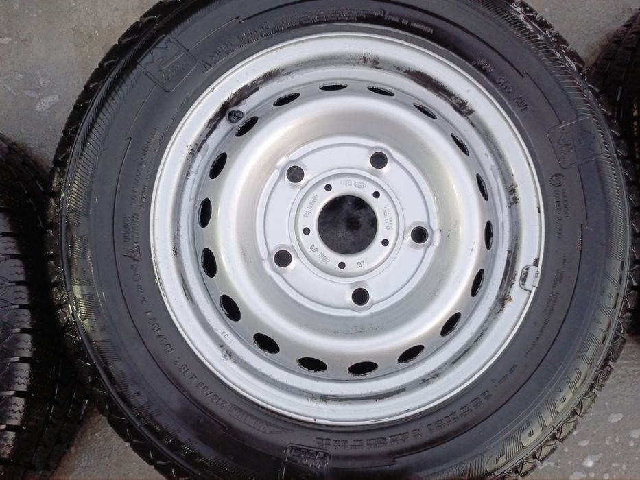 5/160r15 Ford Transit