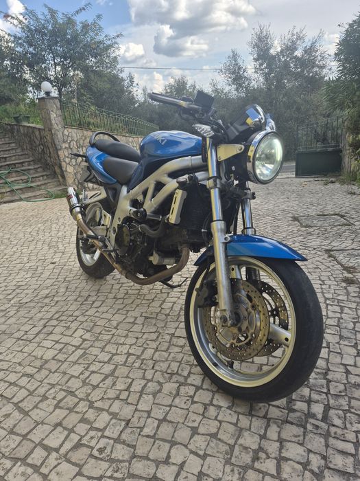 Suzuki SV650 — 2000 — 41.000 km — limitada a 25 kW no livrete