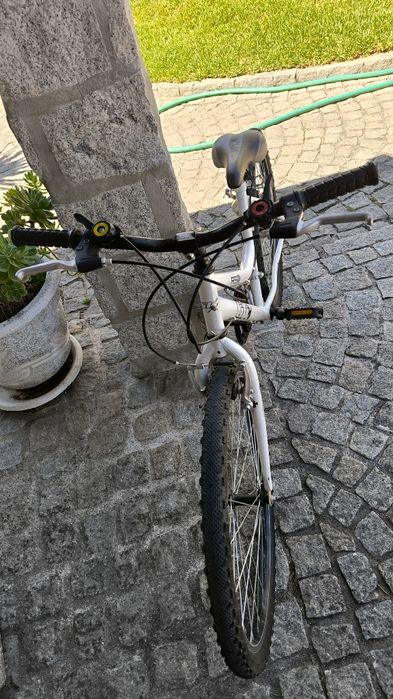Bicicleta roda 26 senhora