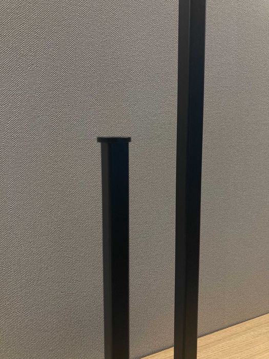 Czarny Stojak na papier toaletowy OUTLET 20x20x72 cm