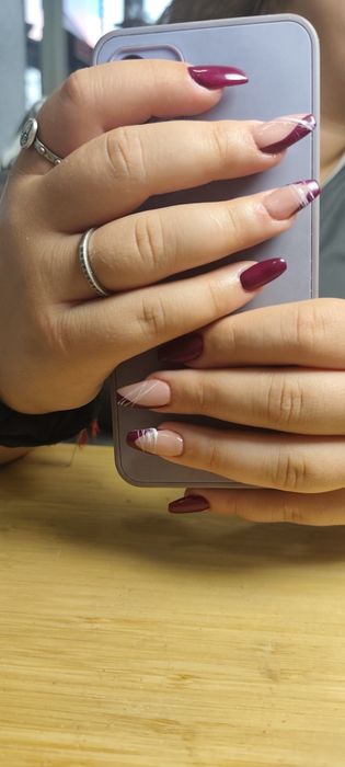 Modelo de unhas de gel para construção de portfólio
