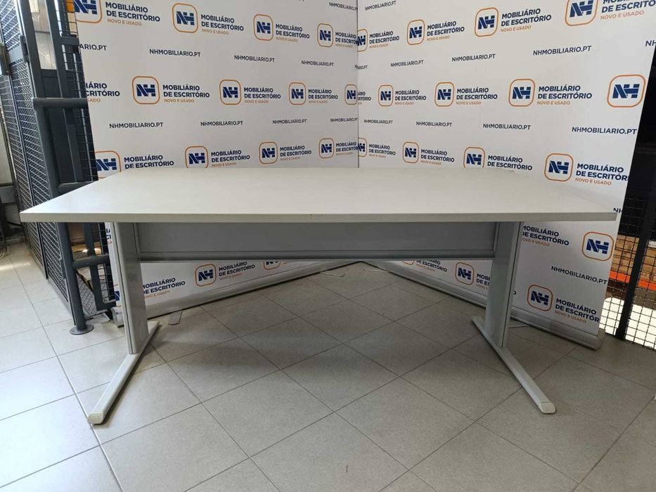 Secretárias Escritório Operativas e Postos Curvos - Diversos modelos