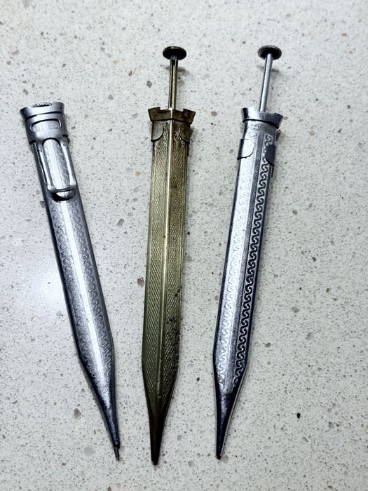 Antigos lápis mecánicos niquelados e em latão dos anos 1920 - cada 20€