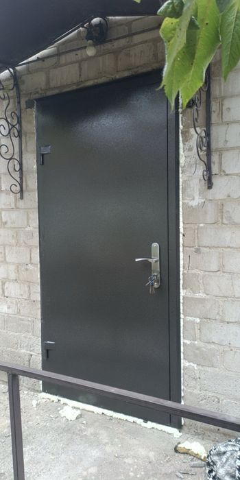 ДВЕРІ ВХІДНІ металеві, вікна ,двері металопластикові