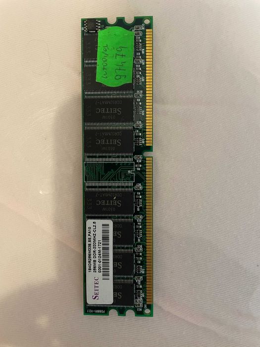 ECS K7S6A ATX + Athlon 1,1GHz + 512 MB RAM