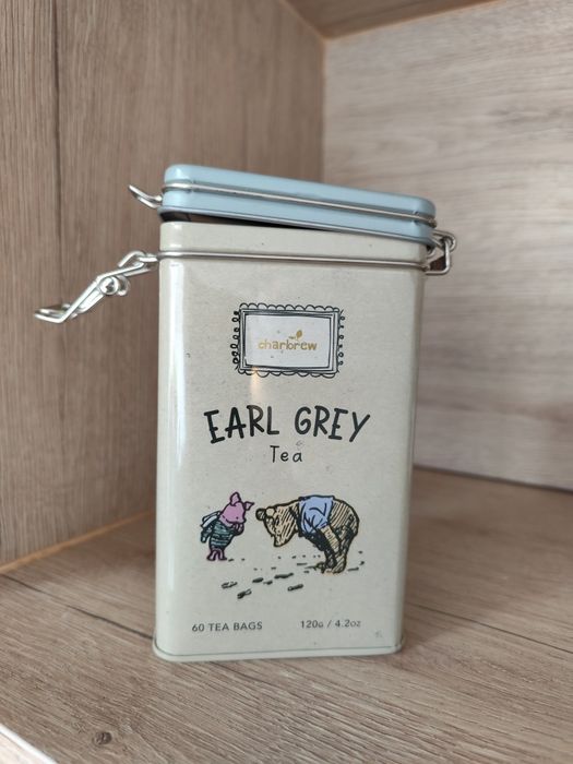 Lata de chá ursinho Poo( vazia).