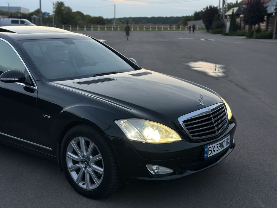 Mercedes-Benz W221