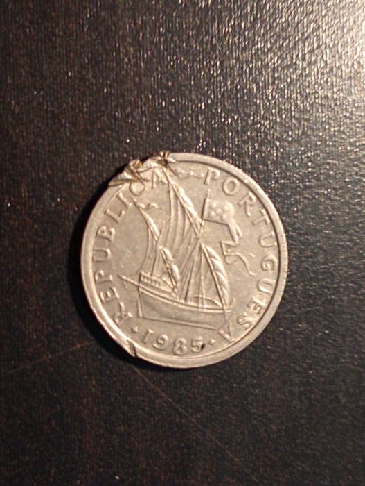 3 moedas de 2,5 escudos	Portugal	1983, 1985, 1969