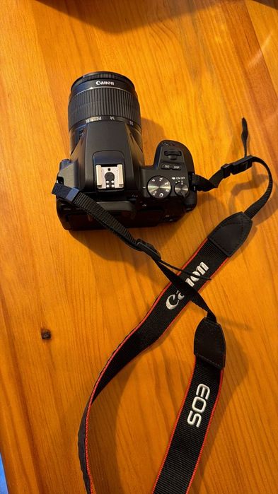 Canon 250D + lente 18-55 III