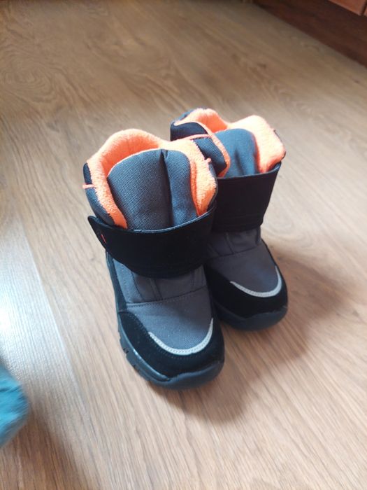 Зимові черевики.