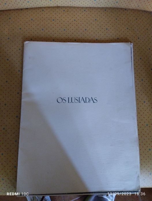 Viola antigas .livros Camões Lusieudas.