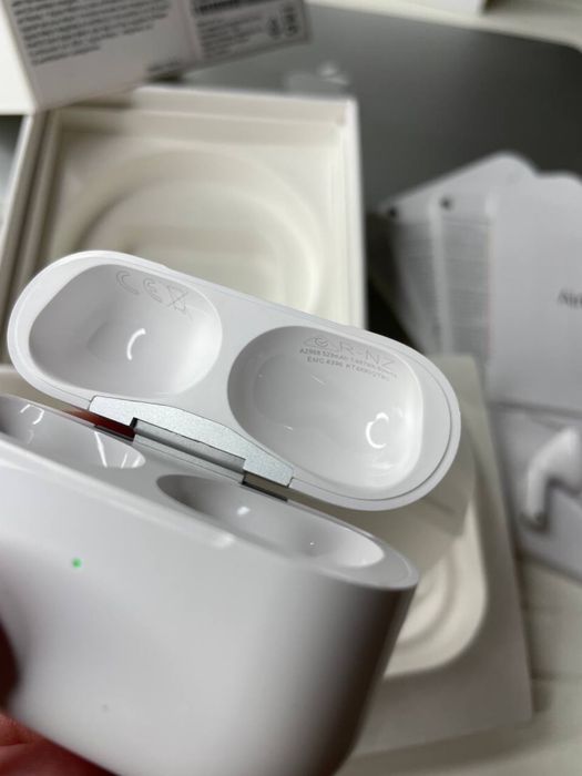 AirPods Pro 2 nowe + case w prezencie na wybor Poznań Chartowo