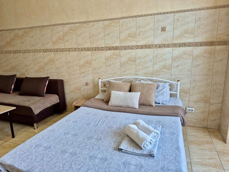 ВІЛЬНА ЗАРАЗ 1к метро Печерська Квартира Подобово Погодинно Центр