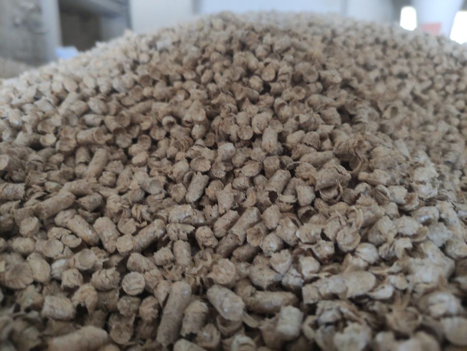 Пеллета світла  6 мм,зола- 0,3% біг-бег,вироблена з шелухи вівса