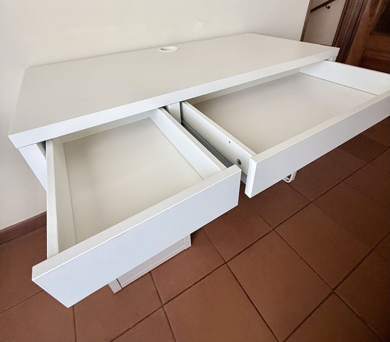 Secretária Ikea - modelo MICKE