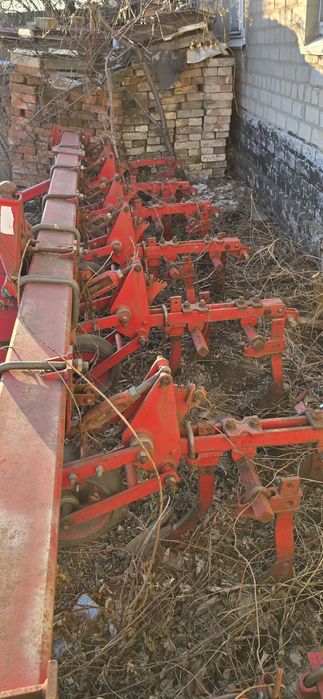 Продам заводской междурядный культиватор на подшипниках крн- 5.6