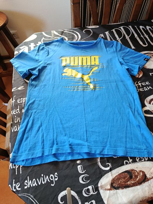 T-shirt Puma
Para 15/16 anos ou 1,76
Usada mas estimada