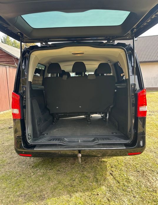 Wynajem busów 9 osobowych Mercedes Vito automat