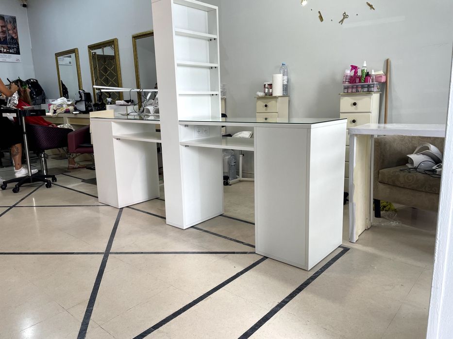 Mesa de manicure | unhas de gel