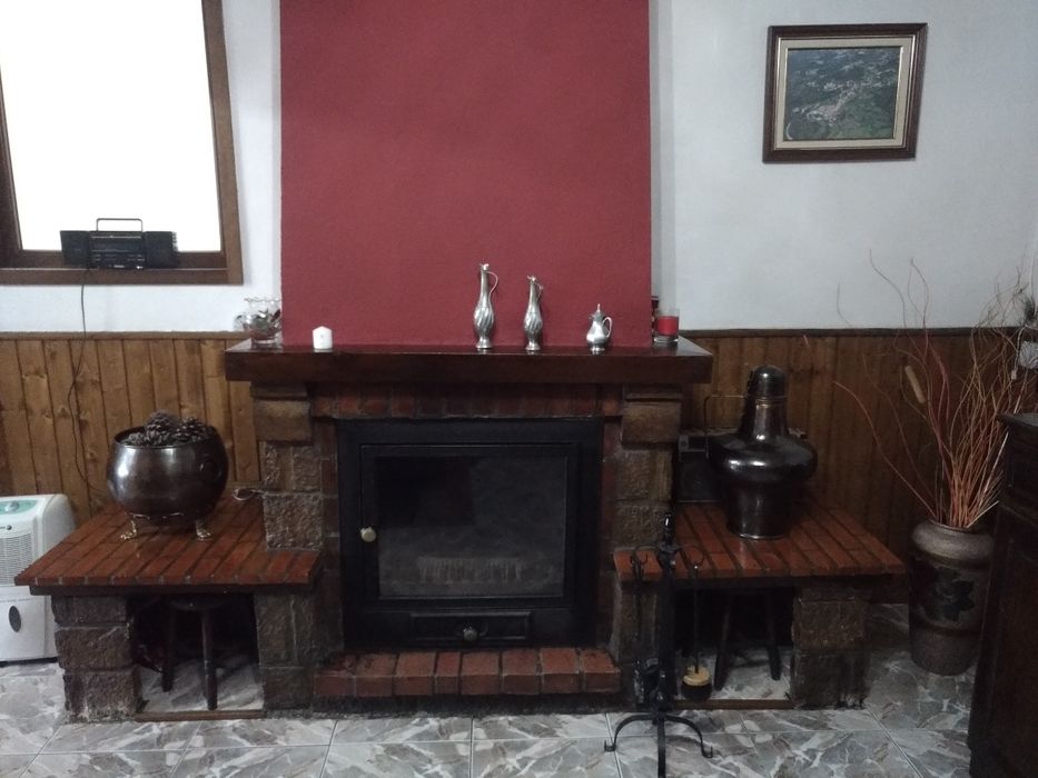 Moradia com logradouro e terreno de cultivo