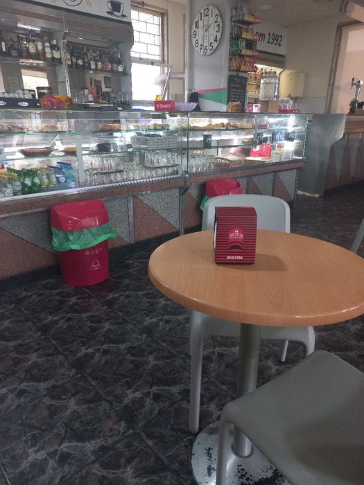 Vendo trespasse de café, com 2 pisos,sala de fumadores.  200mts quadrados, licença até às 2 da manhã