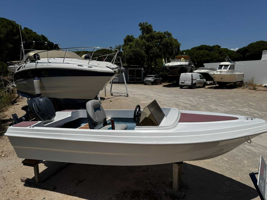 Barco De Pesca 4M - Motor YAMAHA 25C