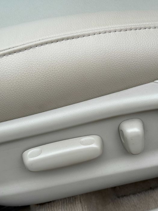 Продам Toyota Camry  рік можлива розстрочка,кредит,обмін!