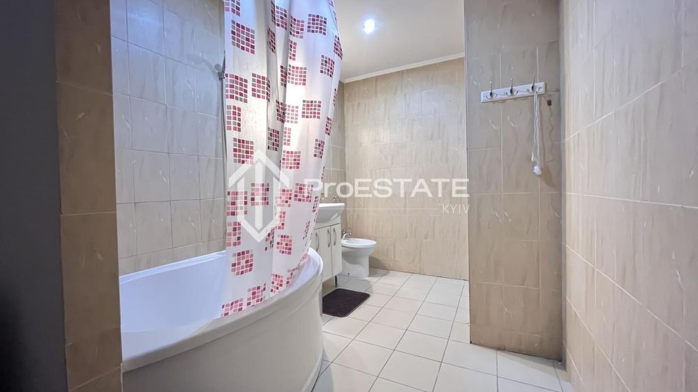 Продаж Таунхауса + гараж в центрі Борисполя