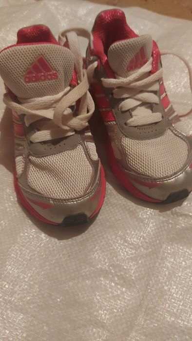 Продам обувь на девочку