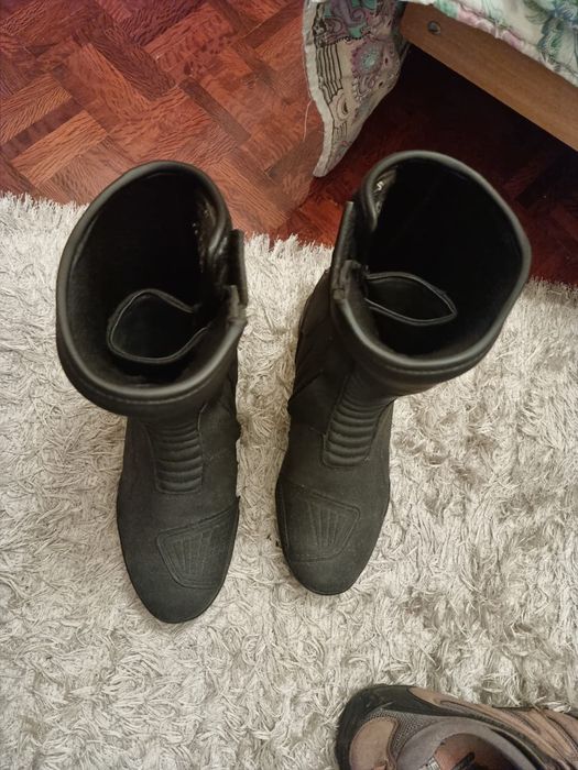 Botas tamanho 44