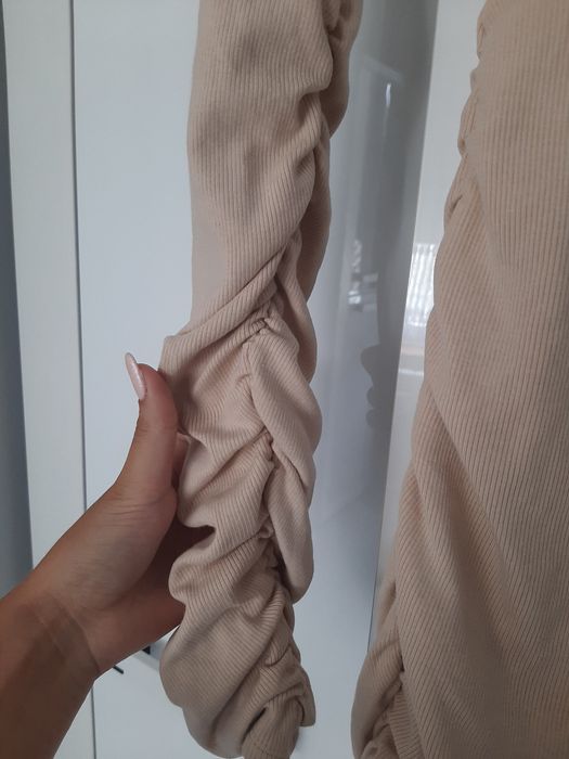 beżowa sukienka oh polly