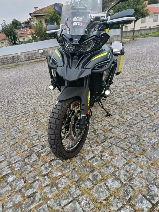 Mota Benelli TRX 702K