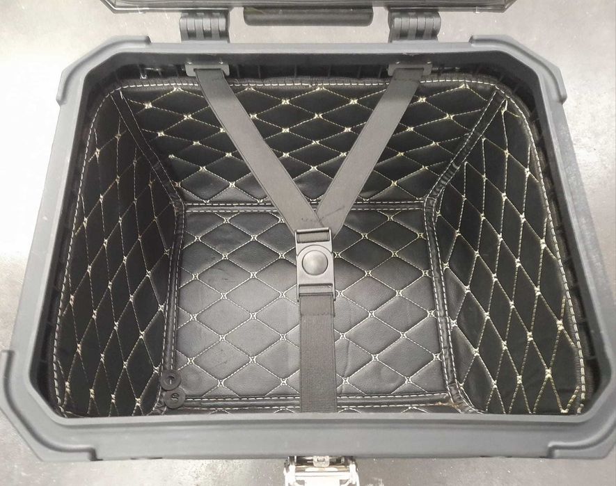 Top-Case Universal