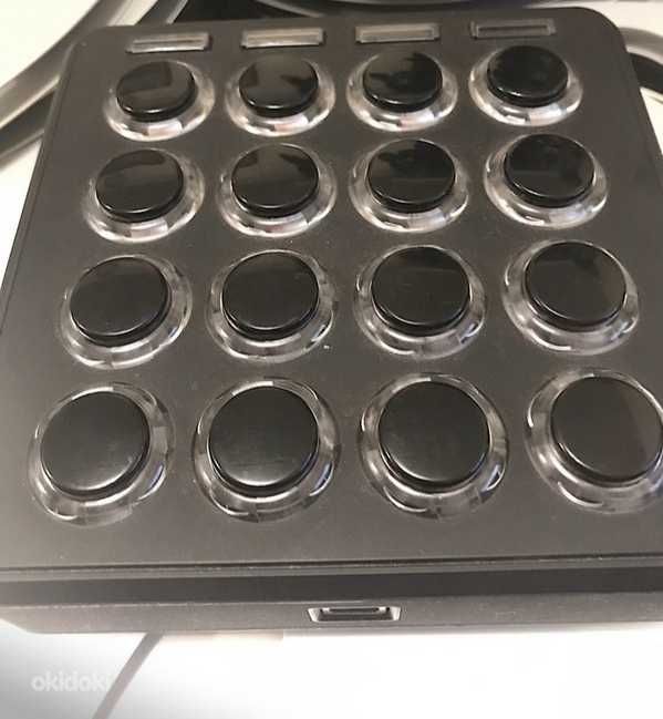 2 x Midi fighters 16 3D DJ Techtools
