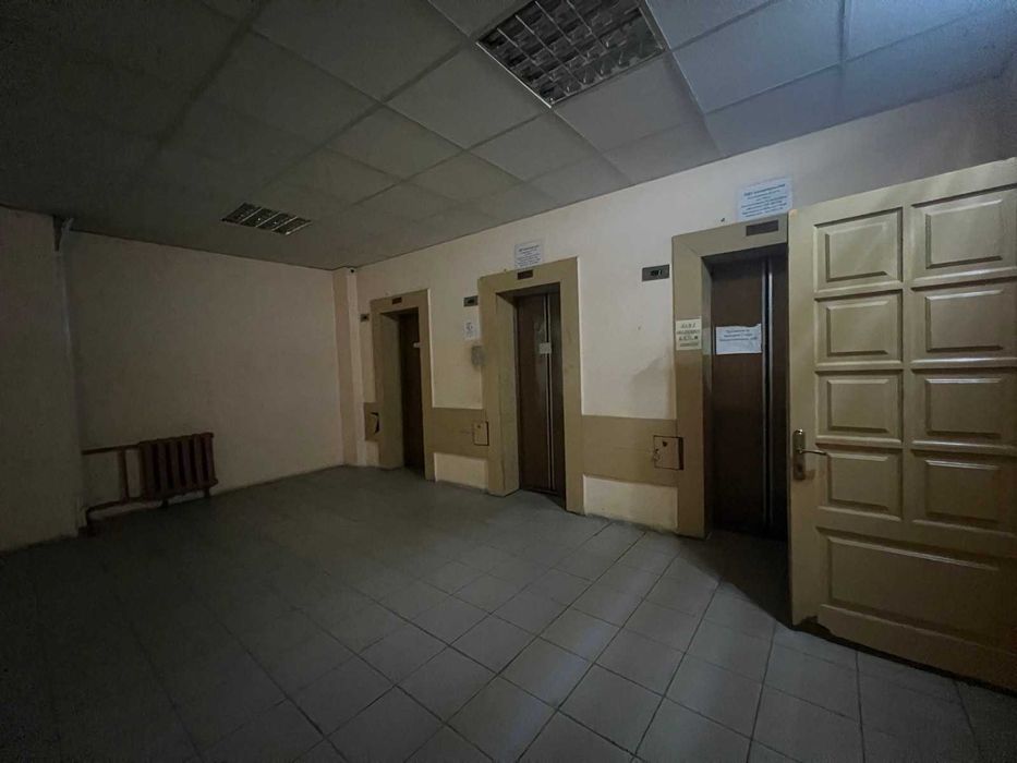 Оренда офісу 1500 м2., фасад, з меблями, Печерськ, метро Звіринецька