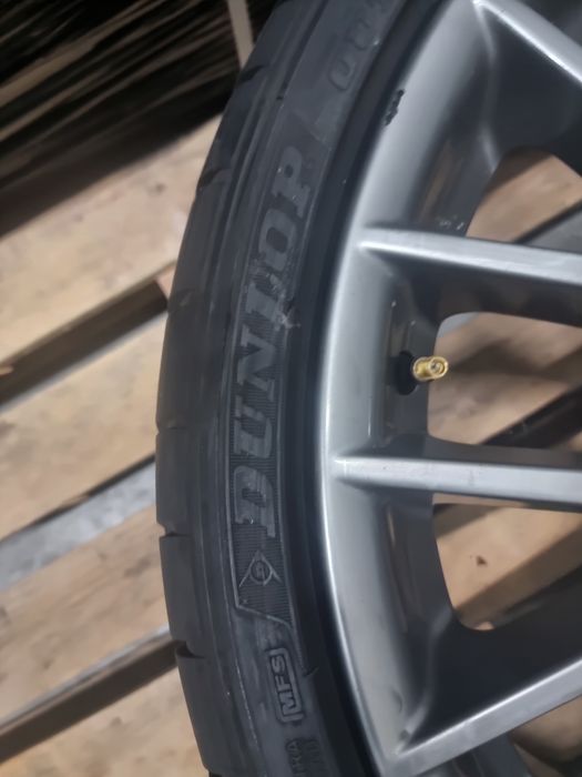 Jantes cinzentas BMW 20