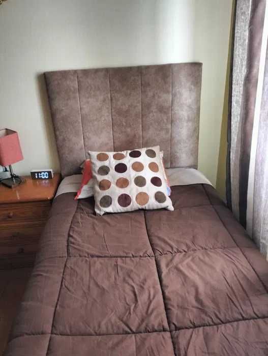 Cama de solteiro com colchão