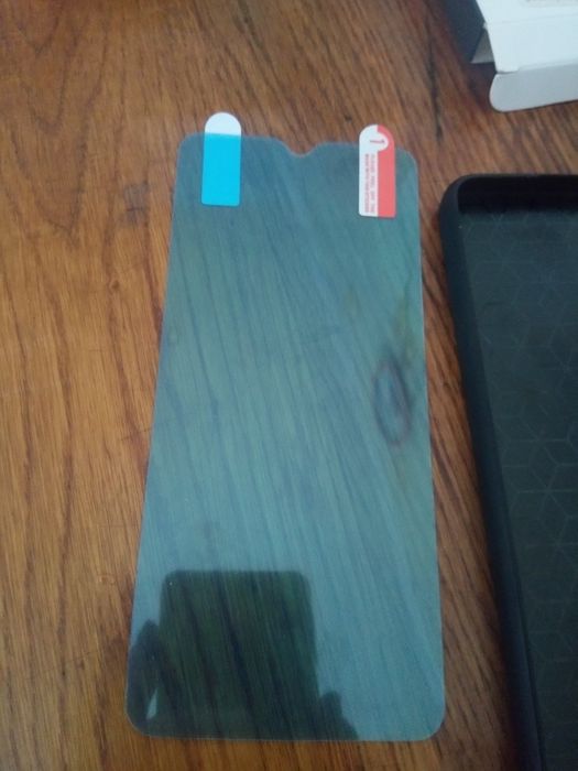 Продам чихол и захісну плівку на самсунг а 52