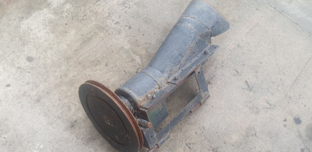 Щепорез шнековый,для измельчения веток толщиной до 4 см