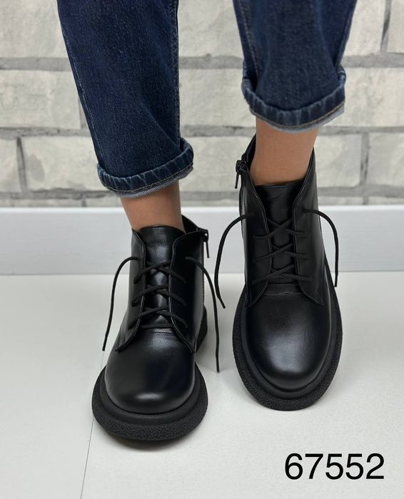 Жіночі шкіряні демісезонні черевики в кольорах