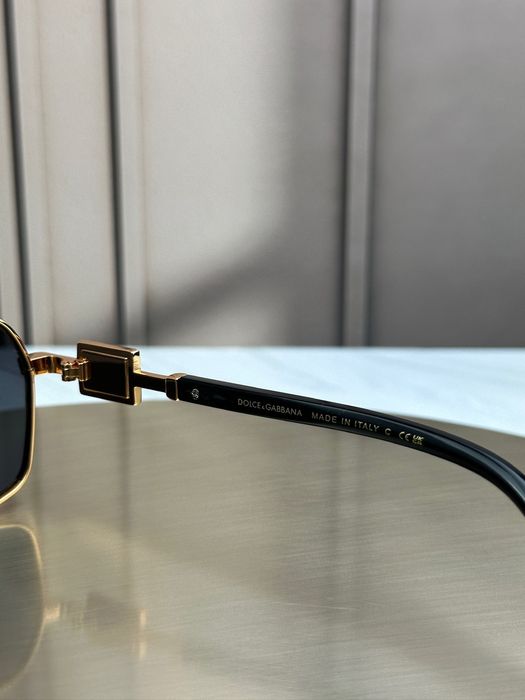 Сонцезахисні окуляри Dolce & Gabbana DG2316 золоті прямокутні чоловічі чорні дужки