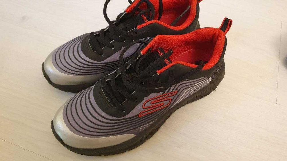 Кросівки Skechers 37розмір