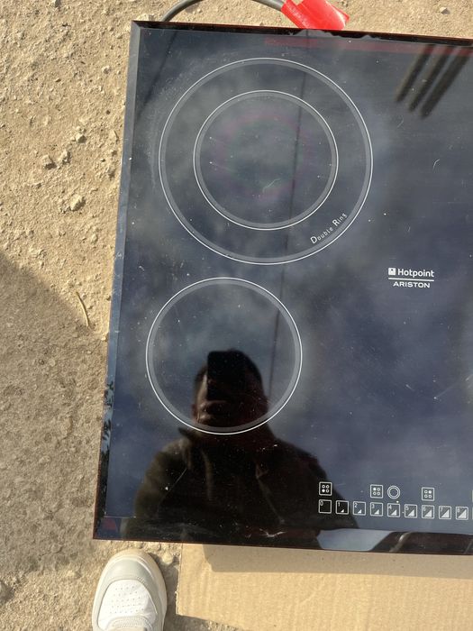 Продаеться электроплита Hotpoint Ariston