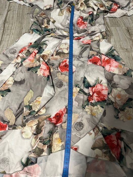 Святковий жіночий сарафан