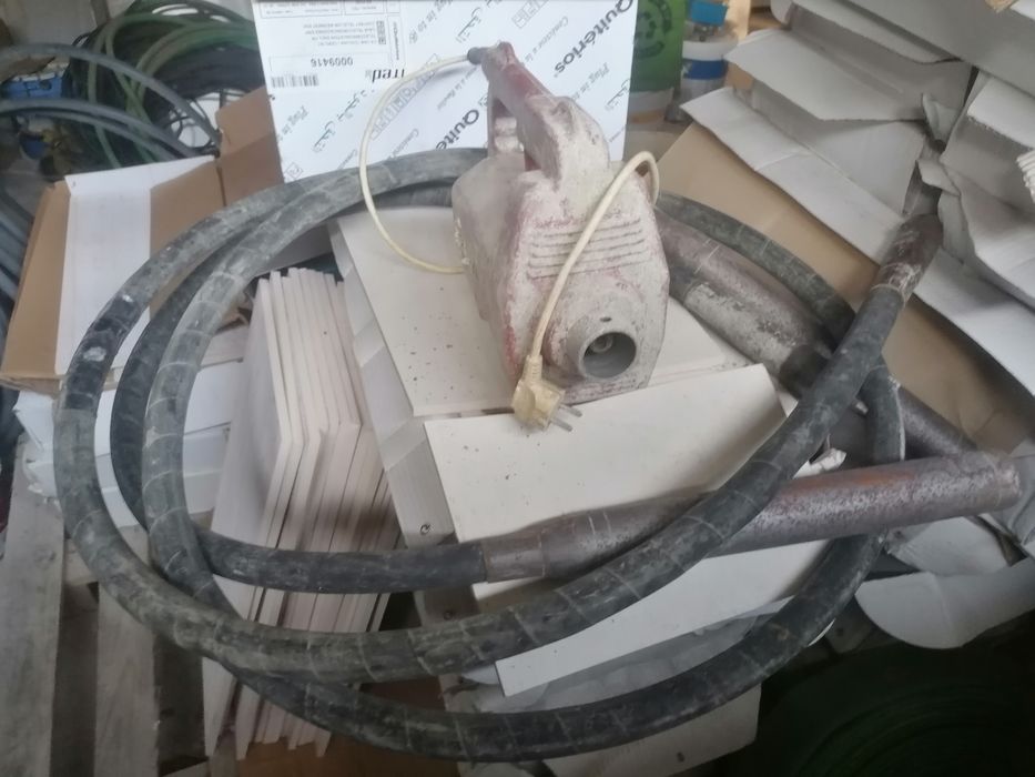 Vendo vibrador de betão